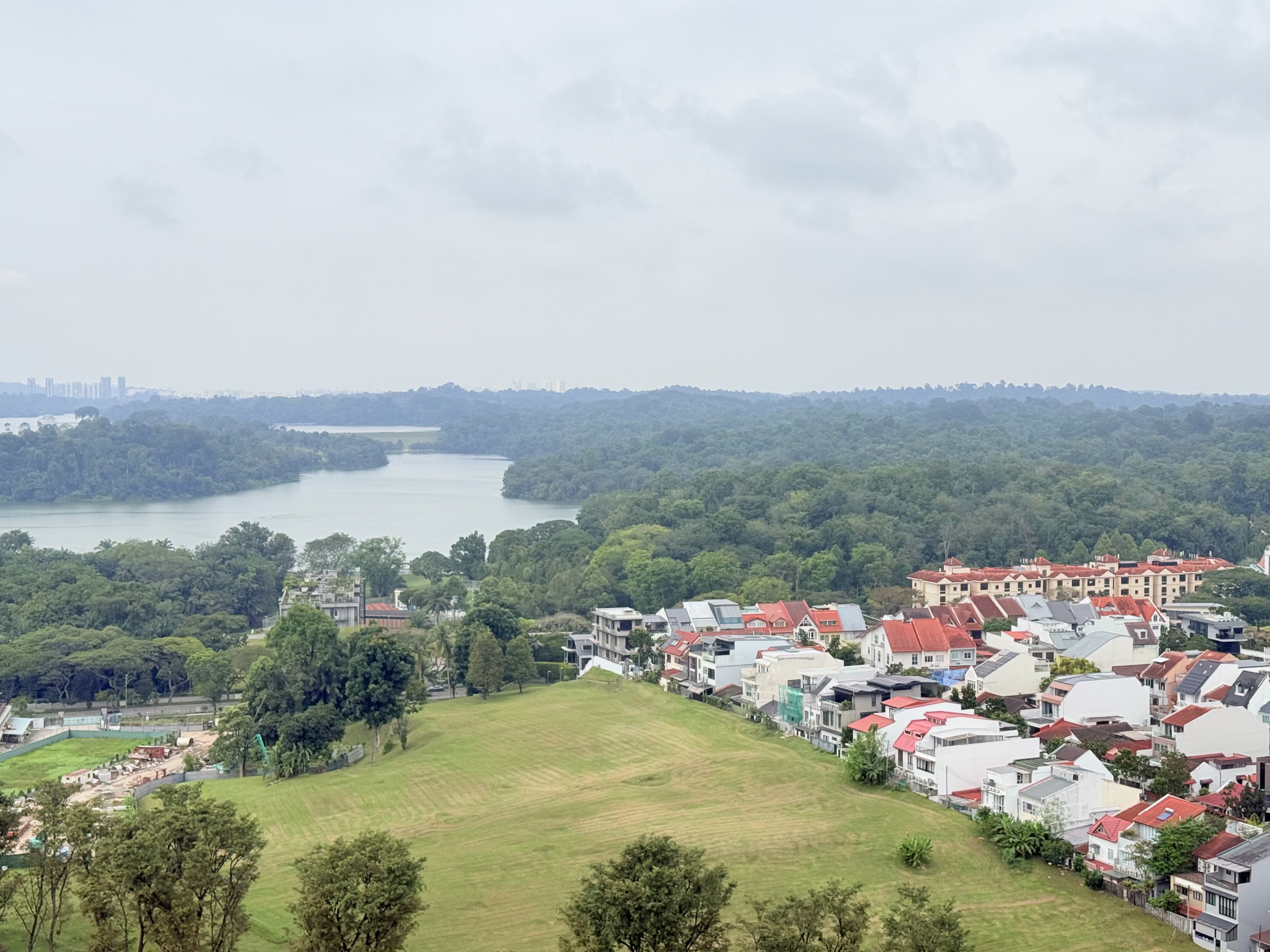 High-floor reservoir and greenery view from AMO Residence